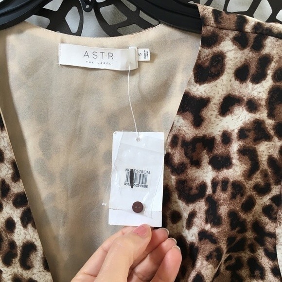 ASTR Button Down Leopard Print Midi Dress S NWT - Picture 8 of 11